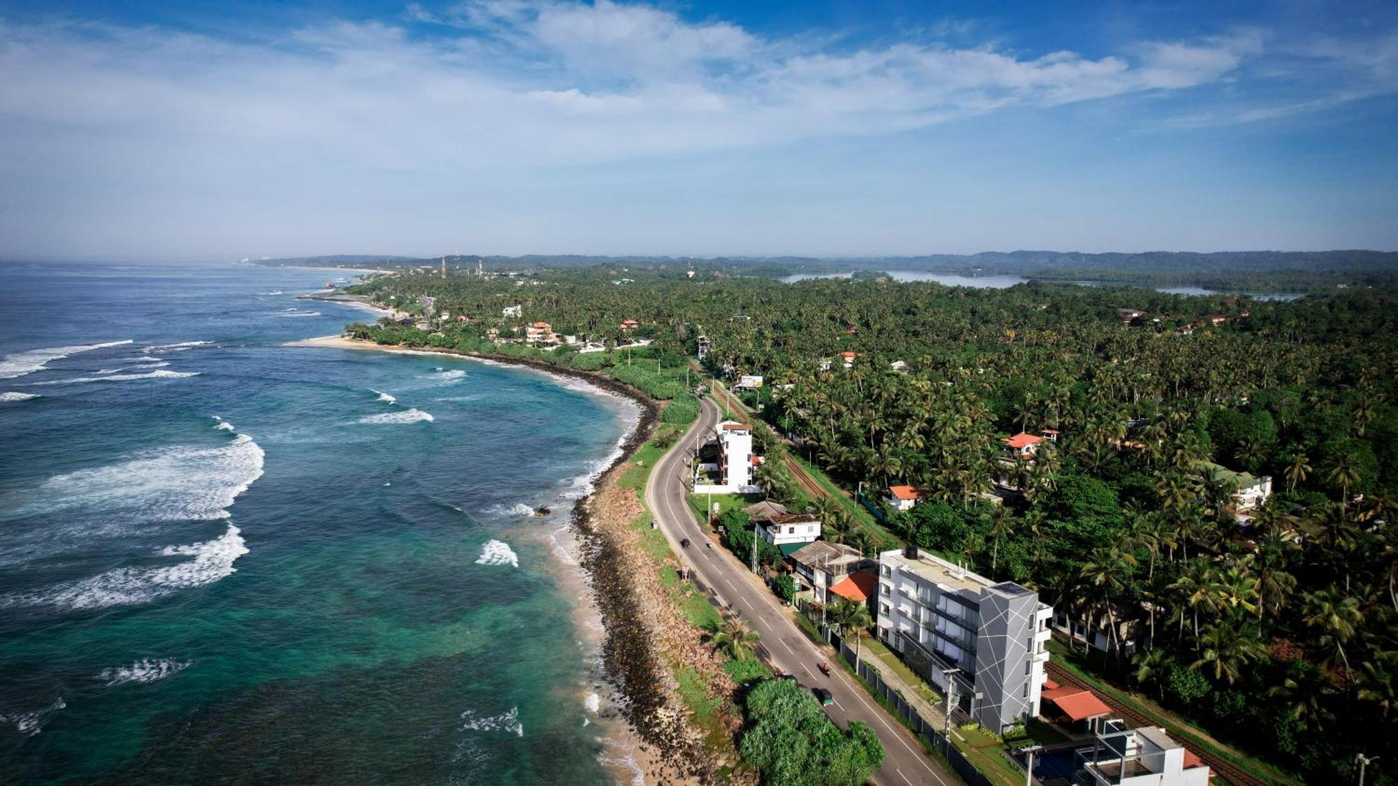 Teya Beach Hotel Ahangama Exterior foto